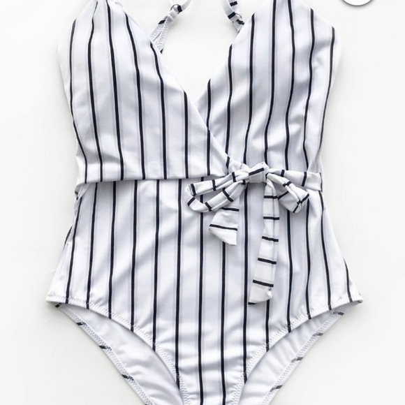 Cupshe Other - Cupshe bathing suit